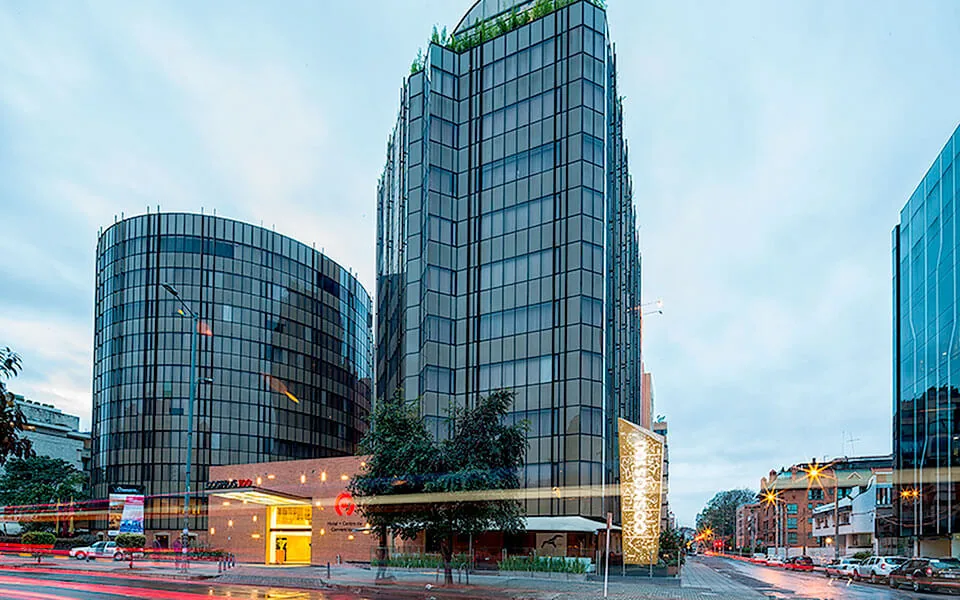 Hotel Cosmos 100